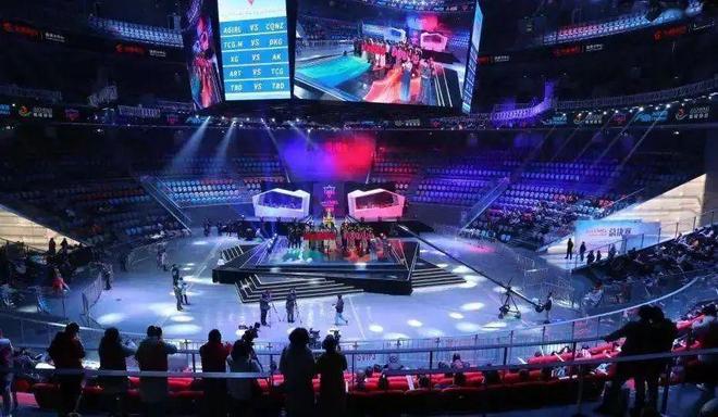 在活动中间 在活动中间